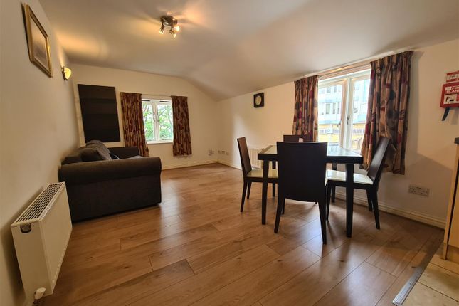 Flat 3, The Mews, 2-4 Norwich Street, Cambridge photo 2