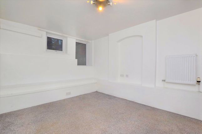 Basement Flat, 42, Wellington Street, Gloucester photo 2