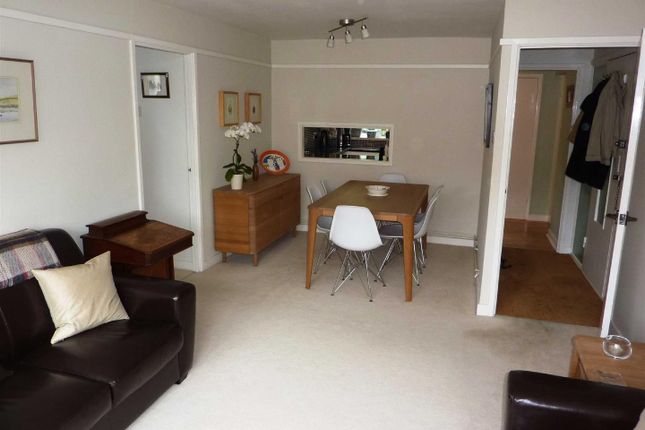 24, Master Close, Oxted photo 2