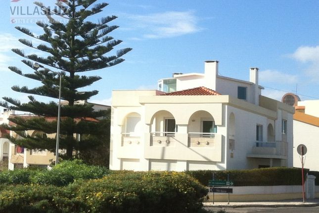 Detached house for sale in Peniche, Peniche, Leiria