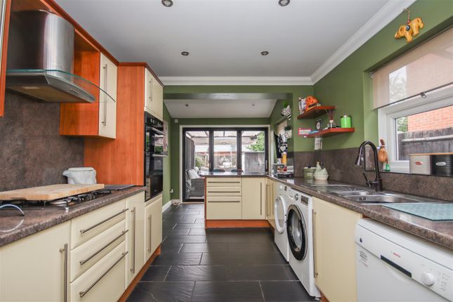 3, East Grove, Rushden photo 4