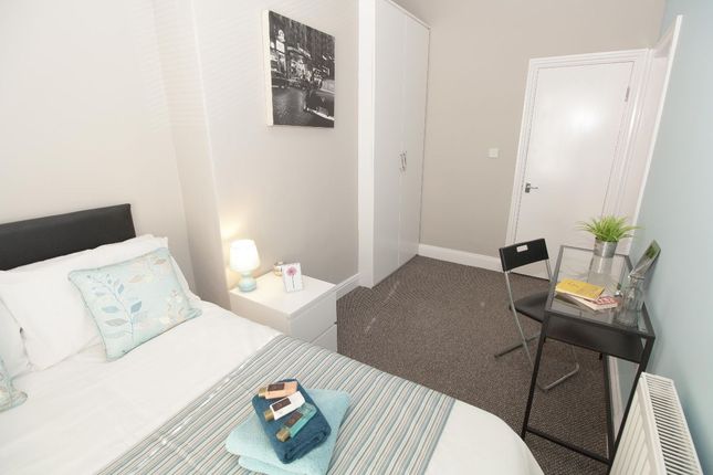 Room 4, 3 Dalefield Road, Normanton photo 5