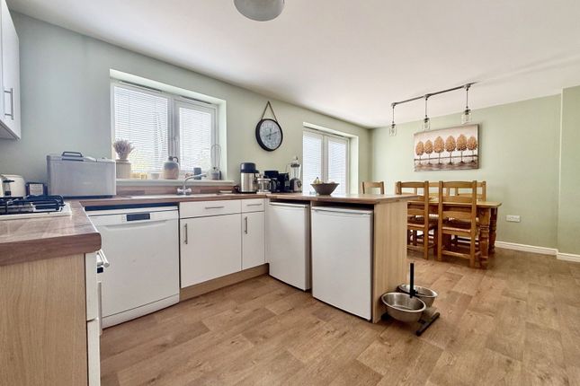 11, Bullock Way, Newent photo 3