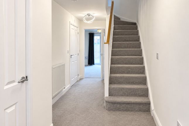 23, Farmers Road, Wokingham photo 2