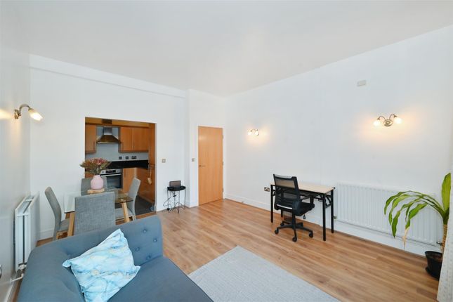 Thumbnail Flat to rent in Cassilis Road, London