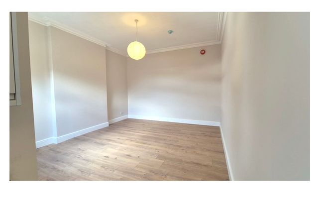 10 Udney Park Road , Teddington  photo 3