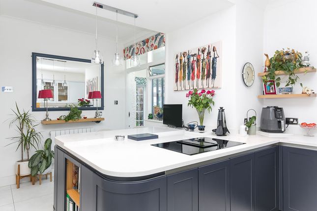 23, Riddlesdown Road, Purley photo 4