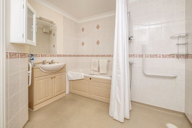 18, Kingsley Court, Kingsley Court, Aldershot photo 5