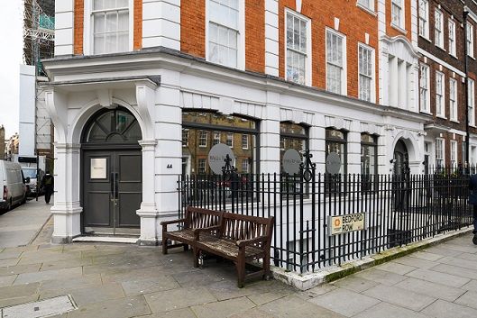 Office to let in Bedford Row, London