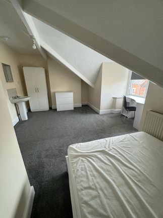 Terraced house to rent in Worcester Street, Gloucester