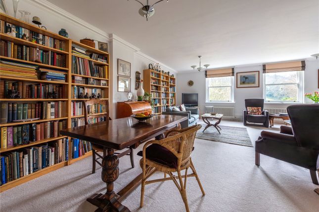 Flat 5, Nower Lodge,, Hampstead Lane, Surrey photo 5
