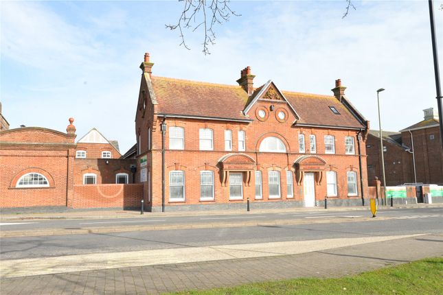Flat for sale in The George, New Milton, Hampshire