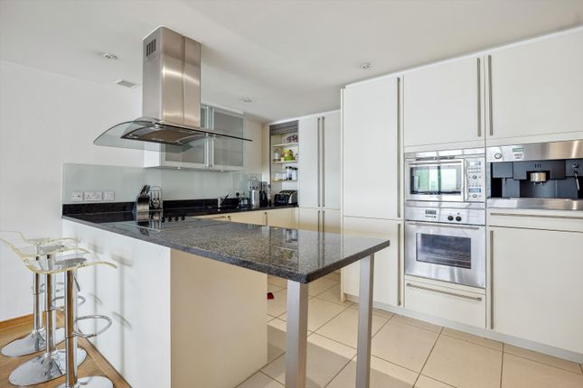 26, Hertsmere Road, London photo 2
