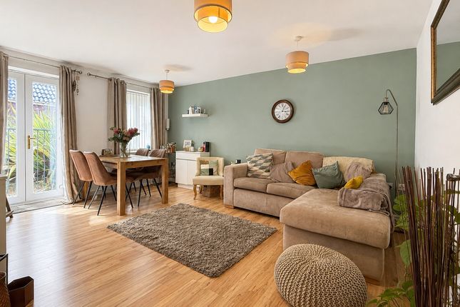 38, Rowsby Court, Cardiff photo 4