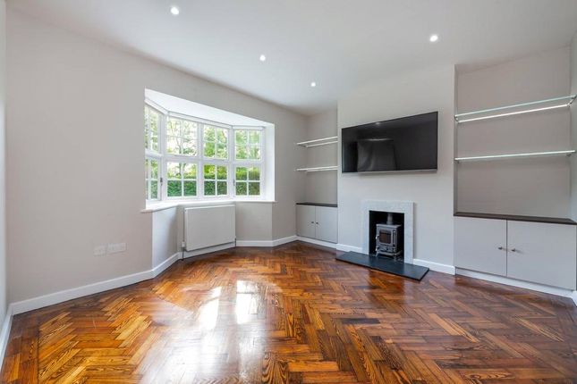 Flat for sale in Midholm Close, Hampstead Garden Suburb