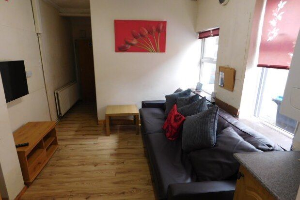 Room to rent in 18 Cheyney Road, Chester