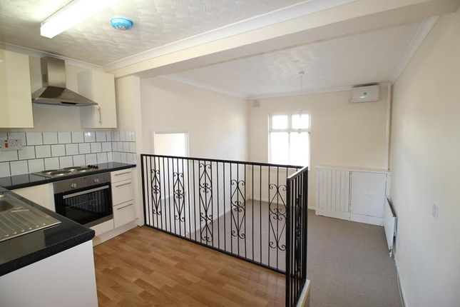 Flat to rent in High Street, Higham Ferrers