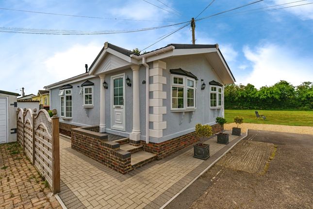 2-bed caravan on 27, Laburnum Court, Horley, £259,000