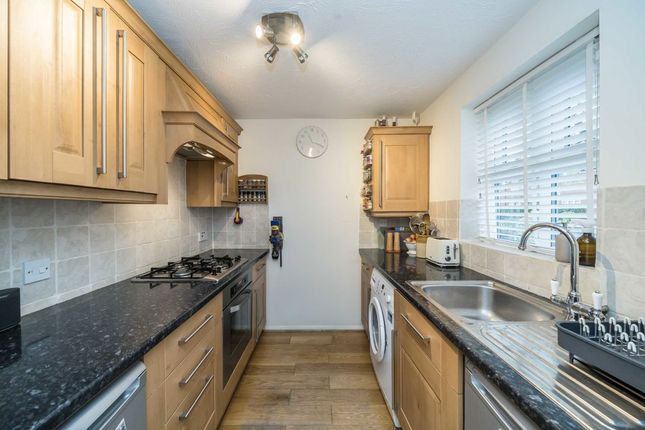 160, Henry Doulton Drive, London photo 3