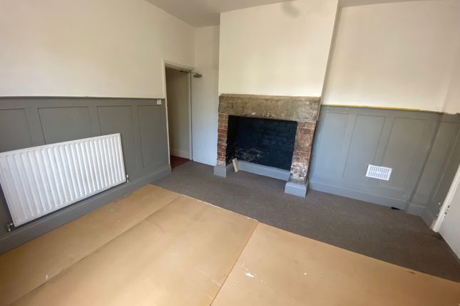 Flat A, Chesterfield photo 2