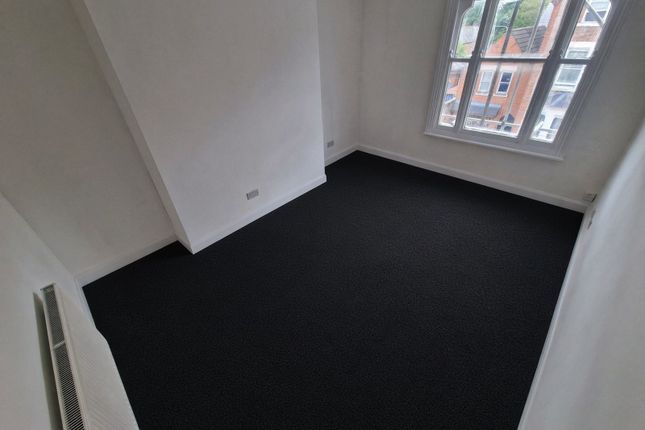 Flat 4, 3 Westleigh Road, Leicester photo 2