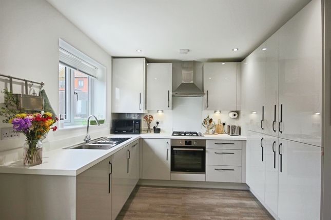 10, Jubilee Way, LEAMINGTON SPA photo 4