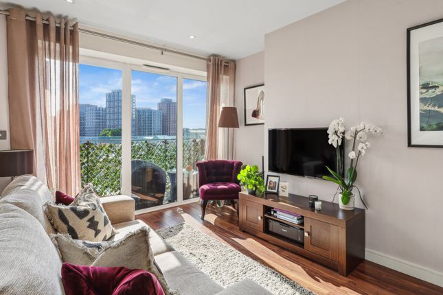 Flat for sale in Enterprise Way, London