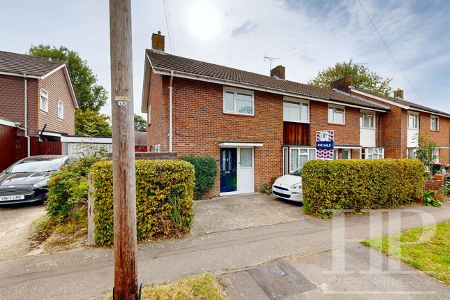8 Martyrs Avenue, Crawley photo 3