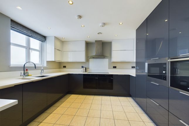 Maisonette to rent in Penthouse, Burbo Point, Hall Road West, Blundellsands, Liverpool