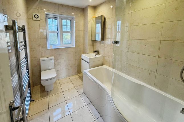 Quarry Pond Road, Manchester photo 4