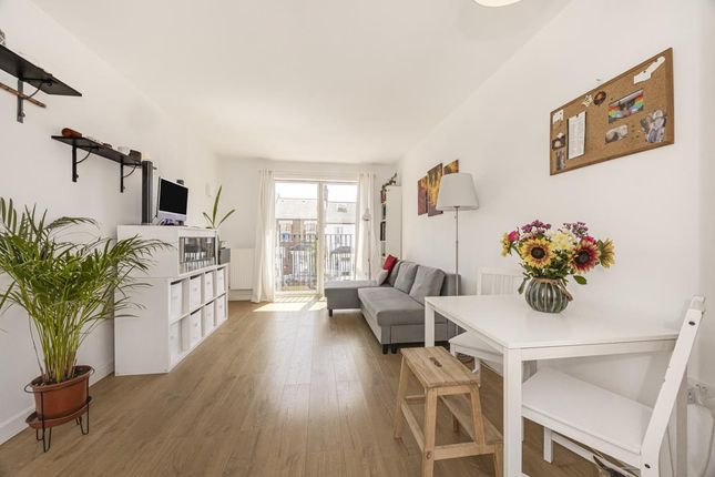 Flat 20, 47, Gainsford Road, London photo 2