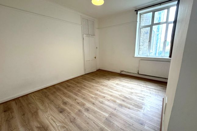 Broadway, West Ealing photo 3