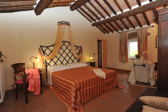 Villa for sale in Sansepolcro, Tuscany, 52037, Italy