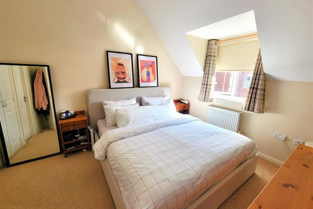 2, Mare Close, Whitchurch photo 4