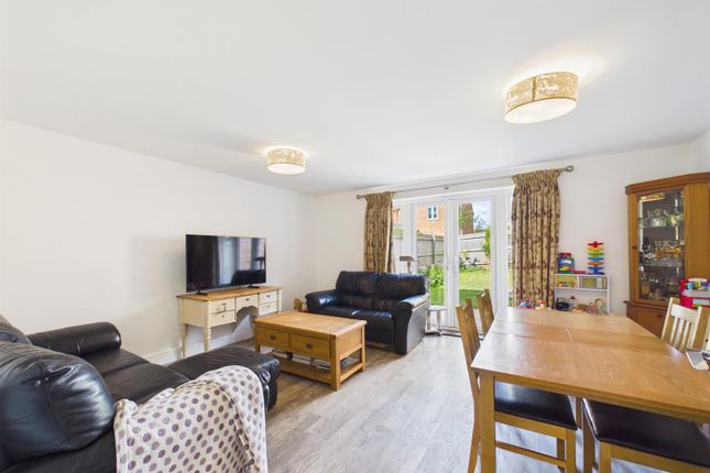 61, Barrowfield Drive, Stamford photo 4