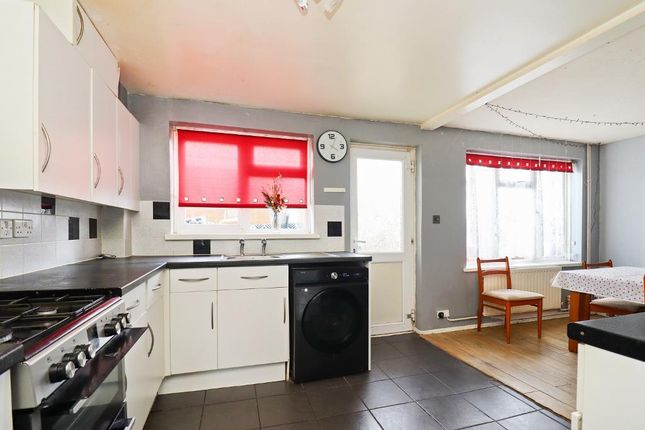 8, Oakside Road, Canterbury photo 3