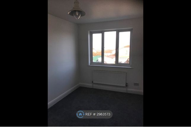 Lawford Gardens, Dartford photo 5