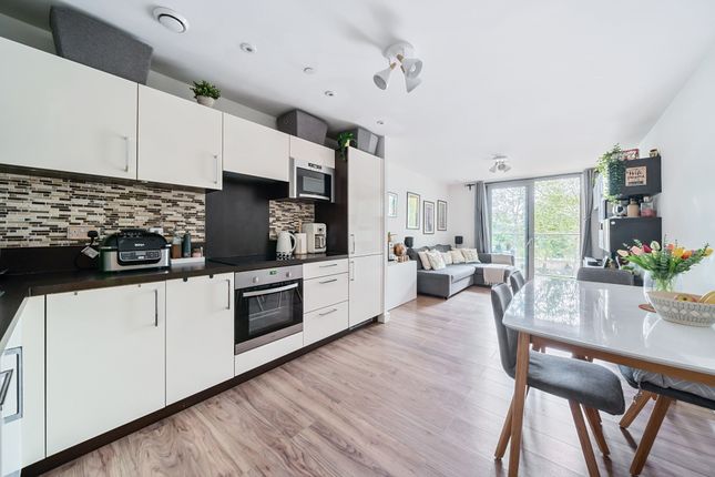 Thumbnail Flat for sale in Torres Vista, London