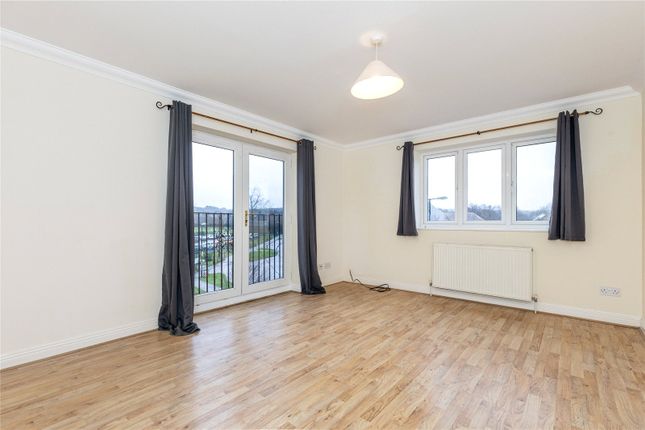 7 Festival Court,, Harvest Road, Crawley photo 3