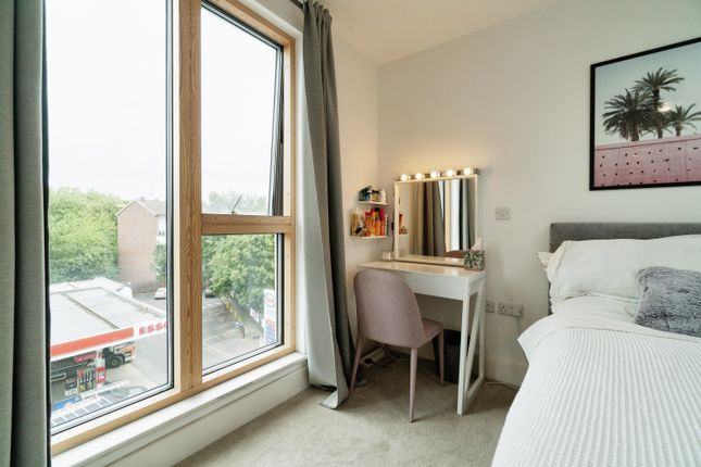 Flat for sale in 2B Cavendish Road, Colliers Wood
