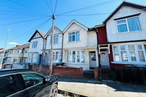 Thumbnail Property to rent in Burch Road, Gravesend