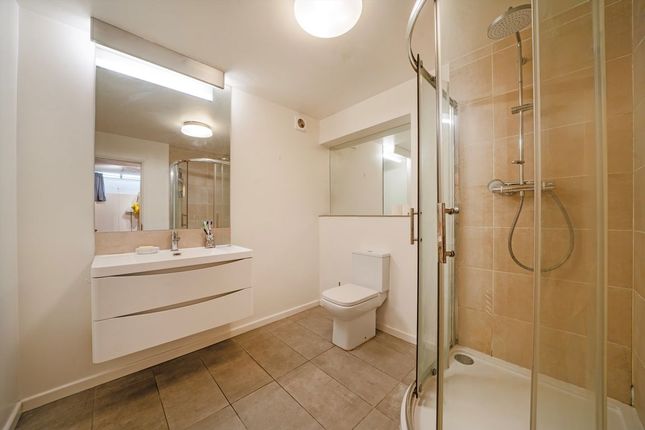 Flat 3, Constantine Court, 6, Fairclough Street, London photo 5