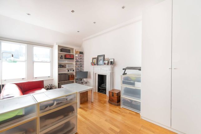 1-bed flat on Cleveland Square, Bayswater, £450,000