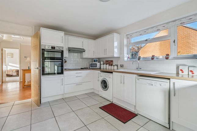 6, Taylors Court, Maidenhead photo 4