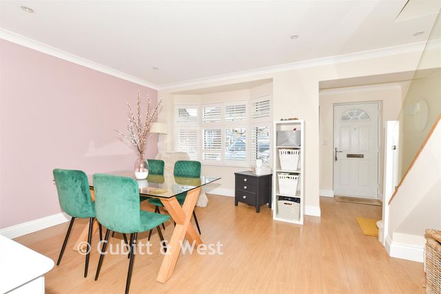 31, Gordon Road, Haywards Heath photo 2