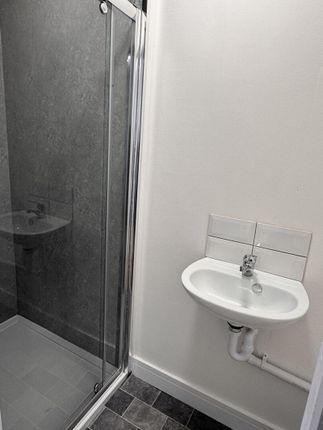 Room 5, St Norbert Drive, Derbyshire photo 5