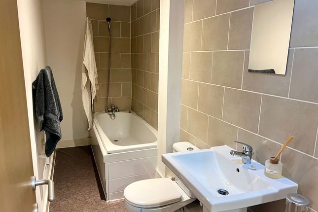 Apt 9, Wakefield photo 4