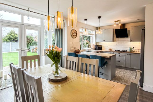 18, Meadow Way, Manchester photo 4