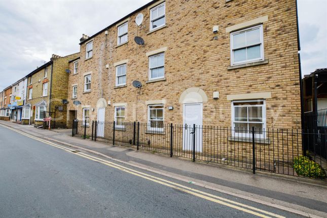 Thumbnail Flat for sale in Fitzwilliam Street, Peterborough