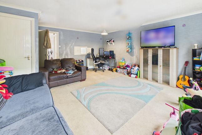 19, Drakes Close, Bridgwater photo 2